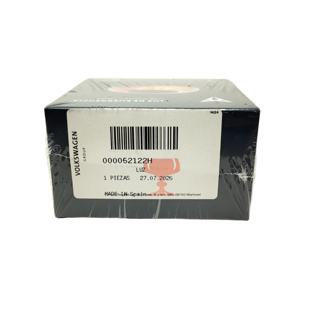 Luz de emergencia V16 CUPRA con protección IP54 y funcionamiento de -10 °C a +50 °C.