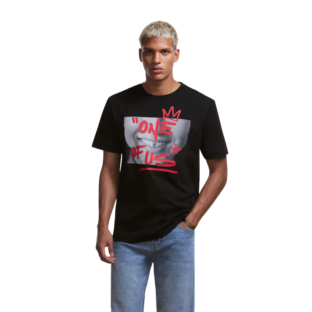 Camiseta One of Us CUPRA | Unisex negra, 100% algodón orgánico, campaña Rosalía