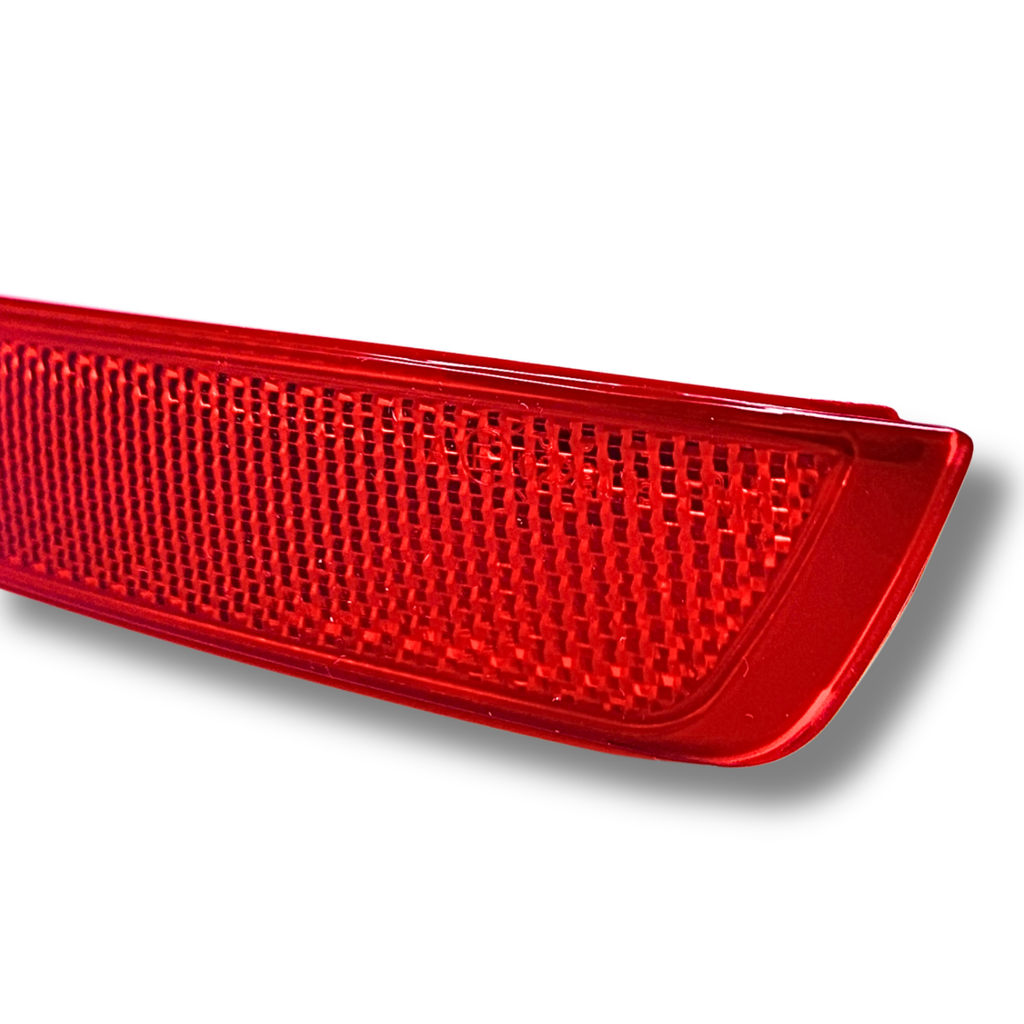 Catadióptrico SEAT León 2006–2013 derecho/ izquierdo (1P0945106D/1P0945105D)