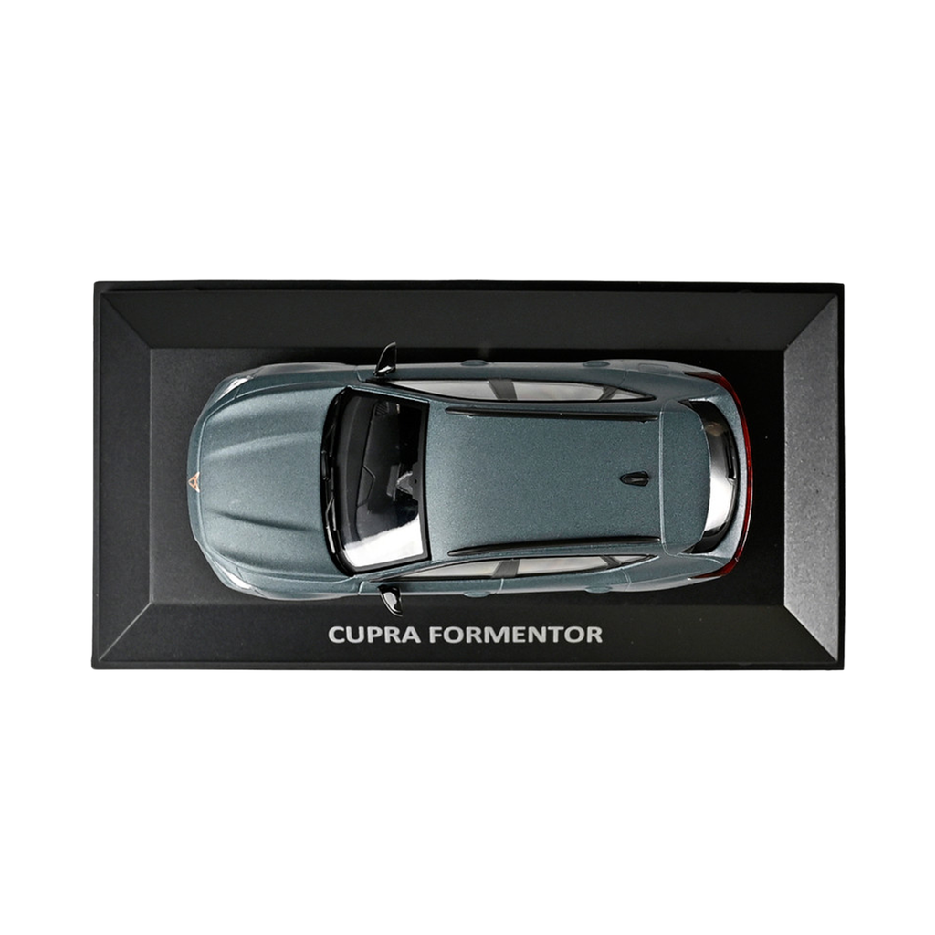 Miniatura de colección CUPRA Formentor 1:43 para vitrina o escritorio.