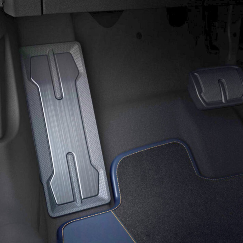 Reposapiés lado conductor CUPRA León MK4 (5FA0717509DG)