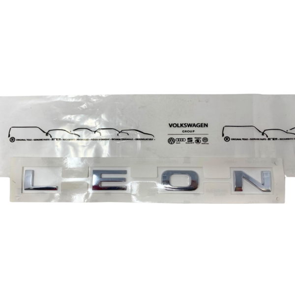 Anagrama trasero SEAT León | Emblema “LEON” cromado, adhesivo (1P0853687739)