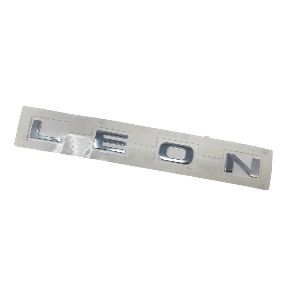 Anagrama trasero SEAT León | Emblema “LEON” cromado, adhesivo (1P0853687739)